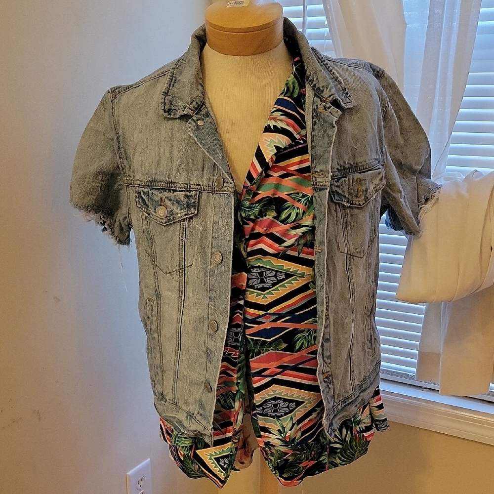 American Eagle Outfitters Denim Button Down L